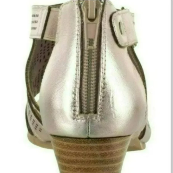 Bella Vita Quinby Chop Out Wedge Sandals 8 - Picture 2 of 7